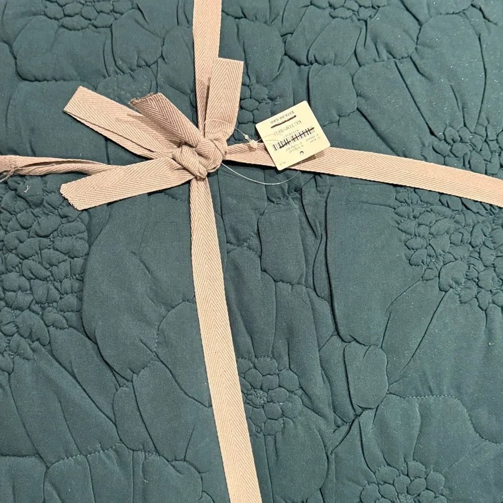 Anthropologie Dahlia Cotton Jersey Floral Quilt Size King